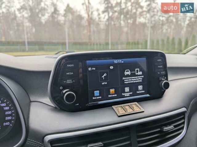 Серый Хендай Туксон, объемом двигателя 2 л и пробегом 204 тыс. км за 17500 $, фото 22 на Automoto.ua