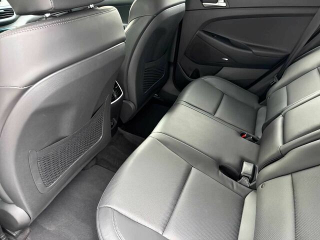 Сірий Хендай Туксон, об'ємом двигуна 2.4 л та пробігом 49 тис. км за 2800 $, фото 12 на Automoto.ua