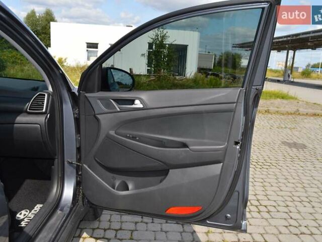 Серый Хендай Туксон, объемом двигателя 2 л и пробегом 168 тыс. км за 16500 $, фото 22 на Automoto.ua