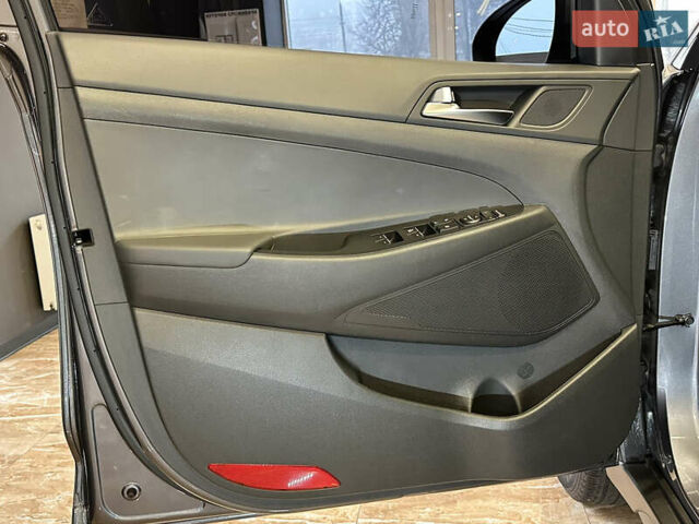 Серый Хендай Туксон, объемом двигателя 1.6 л и пробегом 147 тыс. км за 20500 $, фото 16 на Automoto.ua