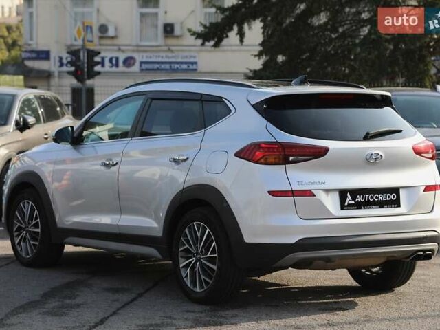 Сірий Хендай Туксон, об'ємом двигуна 2.36 л та пробігом 118 тис. км за 19000 $, фото 5 на Automoto.ua
