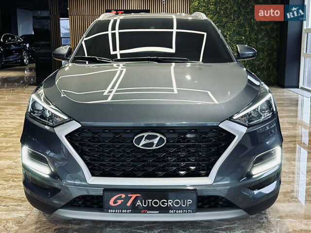Серый Хендай Туксон, объемом двигателя 1.6 л и пробегом 147 тыс. км за 20500 $, фото 2 на Automoto.ua