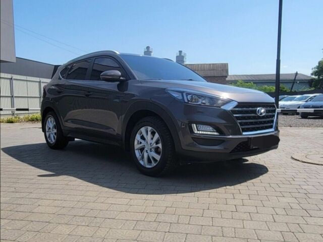 Сірий Хендай Туксон, об'ємом двигуна 2 л та пробігом 200 тис. км за 20000 $, фото 2 на Automoto.ua