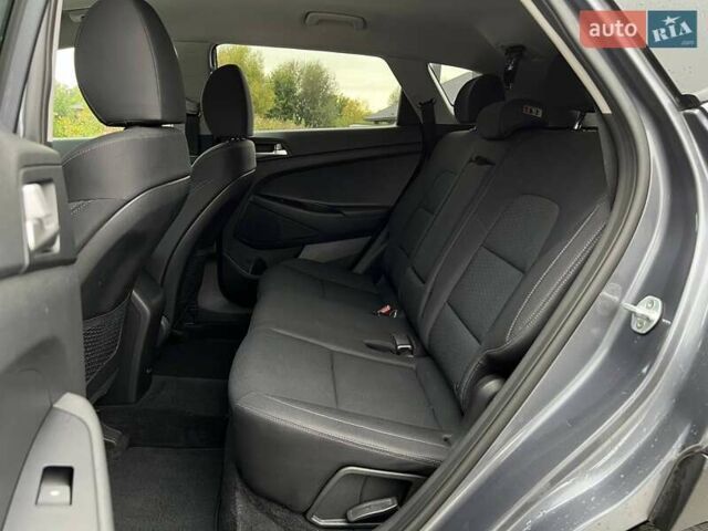 Сірий Хендай Туксон, об'ємом двигуна 2 л та пробігом 124 тис. км за 16480 $, фото 24 на Automoto.ua