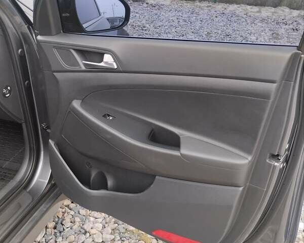 Сірий Хендай Туксон, об'ємом двигуна 2 л та пробігом 62 тис. км за 22800 $, фото 32 на Automoto.ua