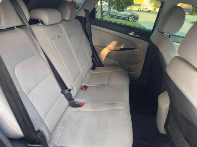 Хендай Туксон 2019 у Чернігові на Automoto.ua Сірий Хендай Туксон, об'ємом двигуна 2 л та пробігом 32 тис. км за 4800 $, фото 10 на Automoto.ua