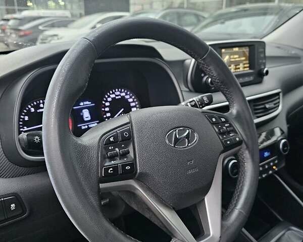 Сірий Хендай Туксон, об'ємом двигуна 2 л та пробігом 136 тис. км за 17300 $, фото 17 на Automoto.ua