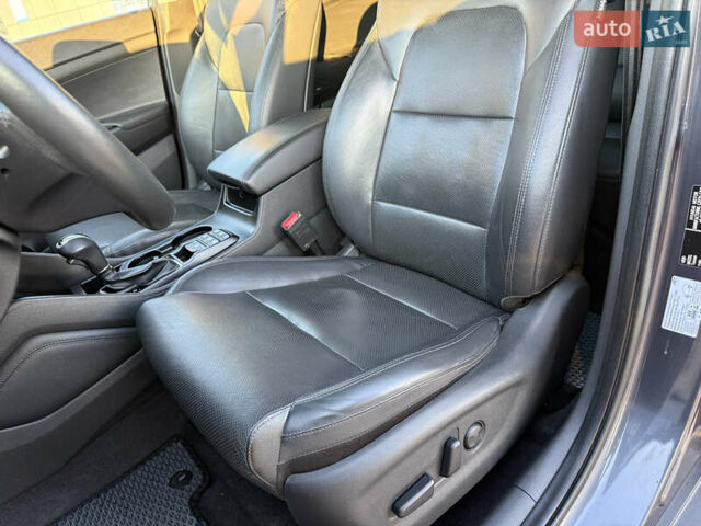 Серый Хендай Туксон, объемом двигателя 1.6 л и пробегом 214 тыс. км за 21000 $, фото 56 на Automoto.ua