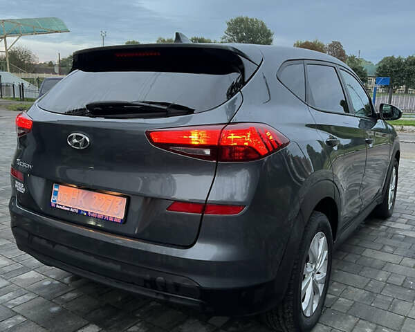 Серый Хендай Туксон, объемом двигателя 2 л и пробегом 204 тыс. км за 17600 $, фото 7 на Automoto.ua