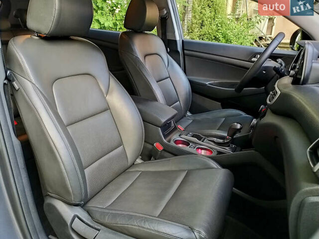 Серый Хендай Туксон, объемом двигателя 2 л и пробегом 97 тыс. км за 21888 $, фото 20 на Automoto.ua