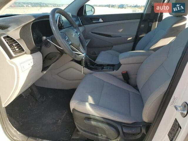 Серый Хендай Туксон, объемом двигателя 2 л и пробегом 94 тыс. км за 3000 $, фото 6 на Automoto.ua