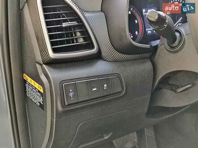 Серый Хендай Туксон, объемом двигателя 2 л и пробегом 97 тыс. км за 21888 $, фото 14 на Automoto.ua