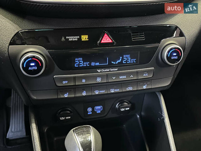 Серый Хендай Туксон, объемом двигателя 1.6 л и пробегом 147 тыс. км за 20500 $, фото 28 на Automoto.ua