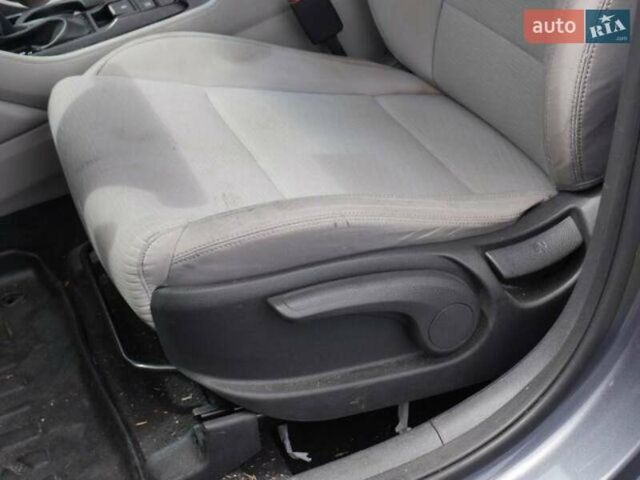 Сірий Хендай Туксон, об'ємом двигуна 2.4 л та пробігом 103 тис. км за 3100 $, фото 17 на Automoto.ua