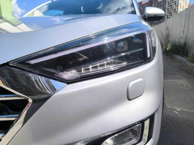 Сірий Хендай Туксон, об'ємом двигуна 2.4 л та пробігом 71 тис. км за 14000 $, фото 1 на Automoto.ua