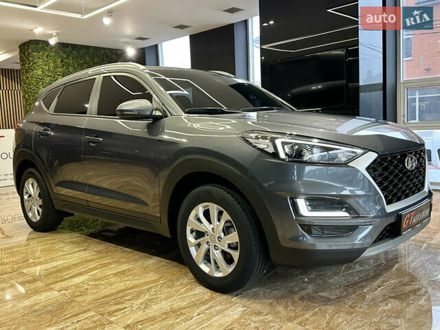 Серый Хендай Туксон, объемом двигателя 1.6 л и пробегом 147 тыс. км за 20500 $, фото 3 на Automoto.ua
