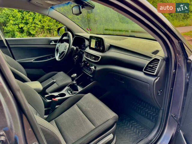 Серый Хендай Туксон, объемом двигателя 1.6 л и пробегом 110 тыс. км за 16999 $, фото 6 на Automoto.ua