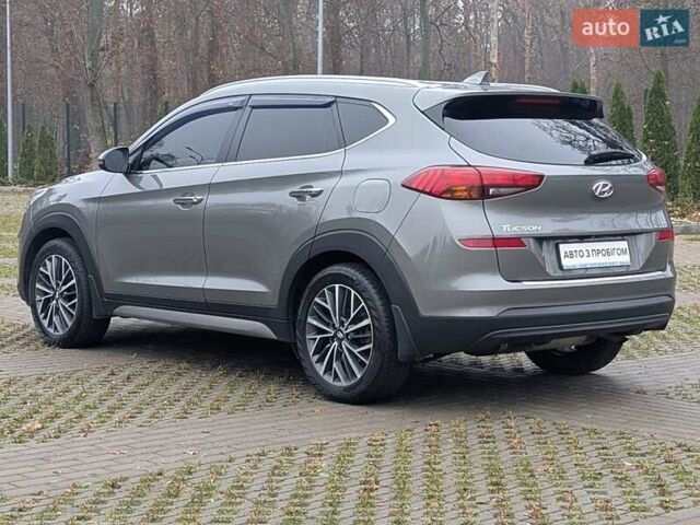 Серый Хендай Туксон, объемом двигателя 2 л и пробегом 204 тыс. км за 17500 $, фото 8 на Automoto.ua