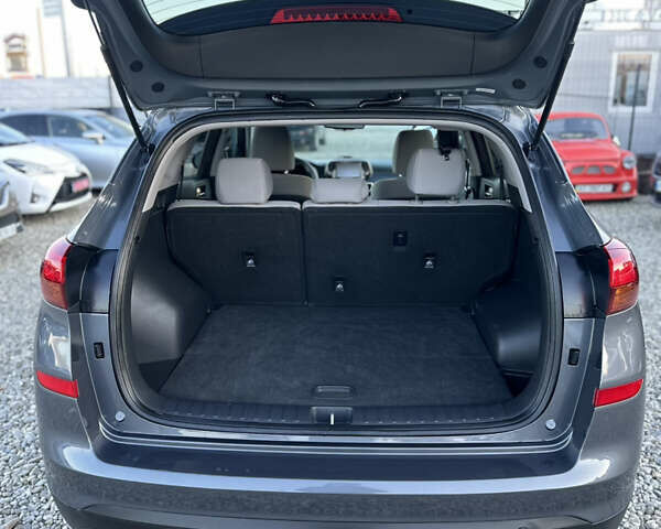 Хендай Туксон 2019 в Ивано-Франковске на Automoto.ua Серый Хендай Туксон, объемом двигателя 2 л и пробегом 86 тыс. км за 17500 $, фото 27 на Automoto.ua