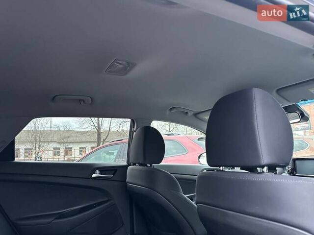 Серый Хендай Туксон, объемом двигателя 2 л и пробегом 120 тыс. км за 16500 $, фото 15 на Automoto.ua