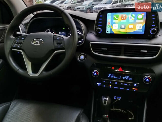 Серый Хендай Туксон, объемом двигателя 2 л и пробегом 97 тыс. км за 21888 $, фото 22 на Automoto.ua