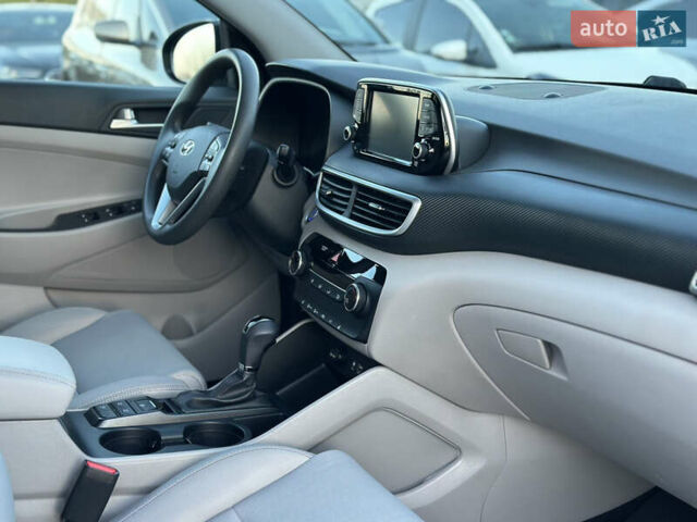 Хендай Туксон 2019 в Ивано-Франковске на Automoto.ua Серый Хендай Туксон, объемом двигателя 2 л и пробегом 86 тыс. км за 17500 $, фото 31 на Automoto.ua
