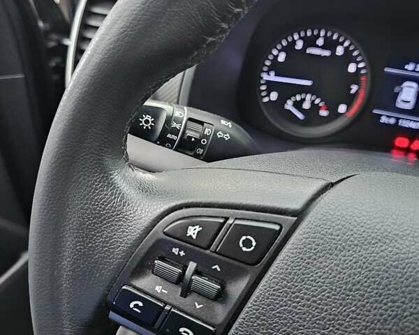 Сірий Хендай Туксон, об'ємом двигуна 2 л та пробігом 136 тис. км за 17300 $, фото 15 на Automoto.ua