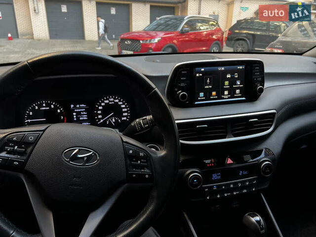 Сірий Хендай Туксон, об'ємом двигуна 2 л та пробігом 97 тис. км за 22000 $, фото 5 на Automoto.ua