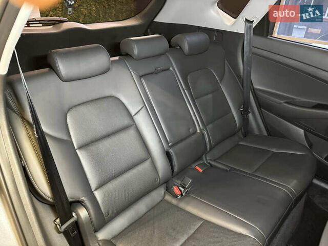 Серый Хендай Туксон, объемом двигателя 1.6 л и пробегом 147 тыс. км за 20500 $, фото 41 на Automoto.ua