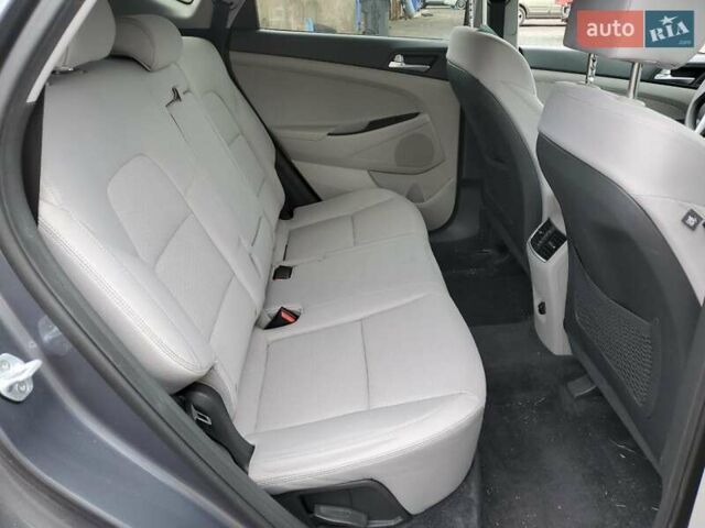 Сірий Хендай Туксон, об'ємом двигуна 2.4 л та пробігом 56 тис. км за 2600 $, фото 10 на Automoto.ua