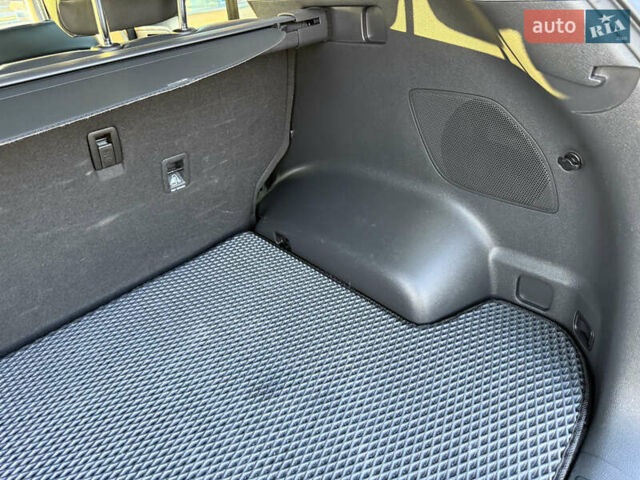 Серый Хендай Туксон, объемом двигателя 1.6 л и пробегом 214 тыс. км за 21000 $, фото 82 на Automoto.ua