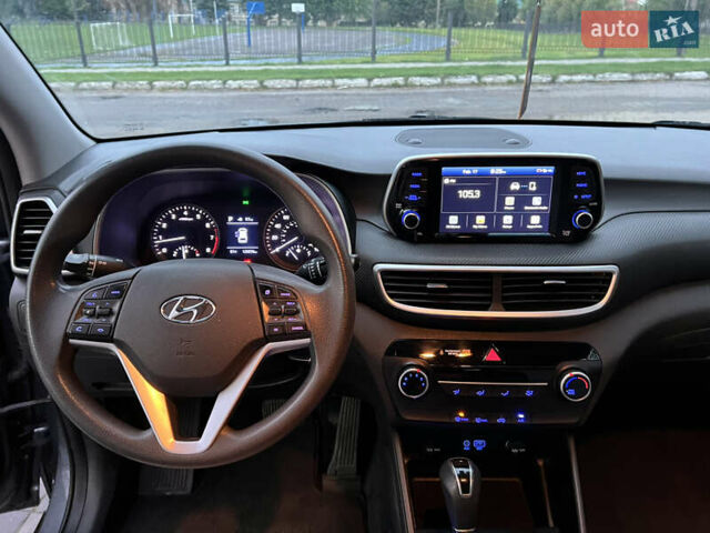 Серый Хендай Туксон, объемом двигателя 2 л и пробегом 204 тыс. км за 17600 $, фото 15 на Automoto.ua