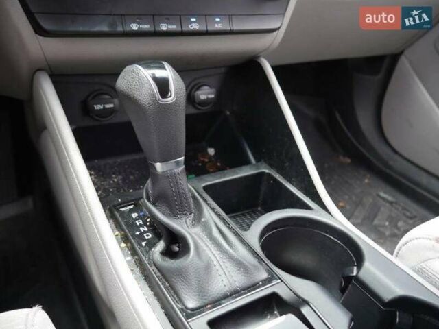 Сірий Хендай Туксон, об'ємом двигуна 2.4 л та пробігом 103 тис. км за 3100 $, фото 25 на Automoto.ua