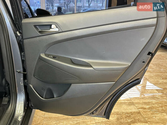 Серый Хендай Туксон, объемом двигателя 1.6 л и пробегом 147 тыс. км за 20500 $, фото 38 на Automoto.ua
