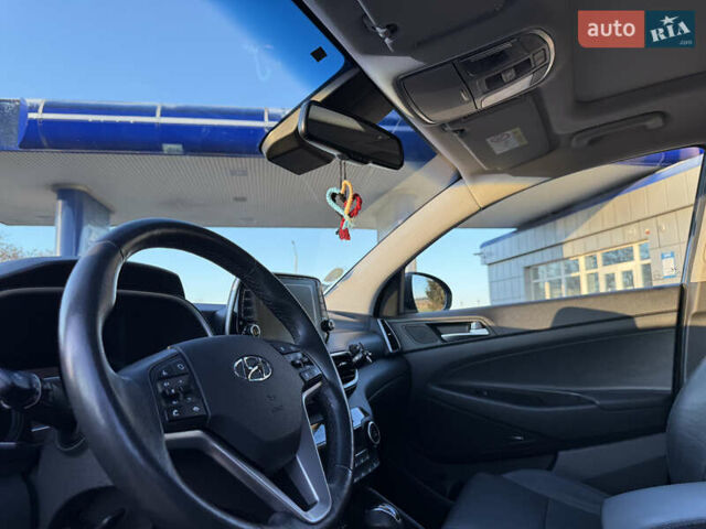 Серый Хендай Туксон, объемом двигателя 1.6 л и пробегом 214 тыс. км за 21000 $, фото 60 на Automoto.ua