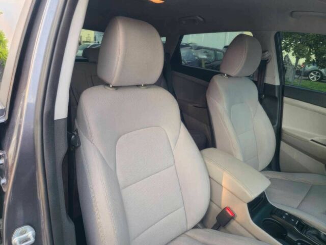 Хендай Туксон 2019 у Чернігові на Automoto.ua Сірий Хендай Туксон, об'ємом двигуна 2 л та пробігом 32 тис. км за 4800 $, фото 7 на Automoto.ua