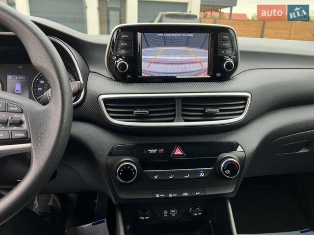 Сірий Хендай Туксон, об'ємом двигуна 2 л та пробігом 124 тис. км за 16480 $, фото 16 на Automoto.ua