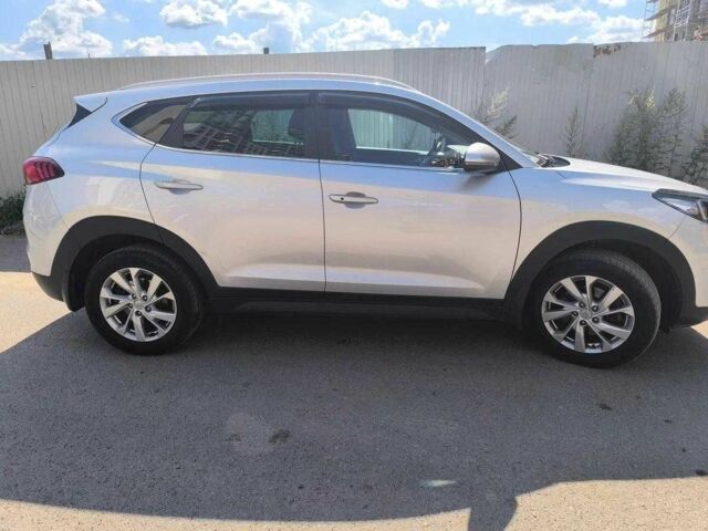 Сірий Хендай Туксон, об'ємом двигуна 2.4 л та пробігом 71 тис. км за 14000 $, фото 3 на Automoto.ua