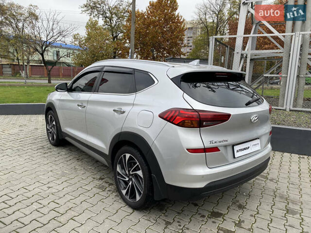 Серый Хендай Туксон, объемом двигателя 2 л и пробегом 73 тыс. км за 22400 $, фото 9 на Automoto.ua