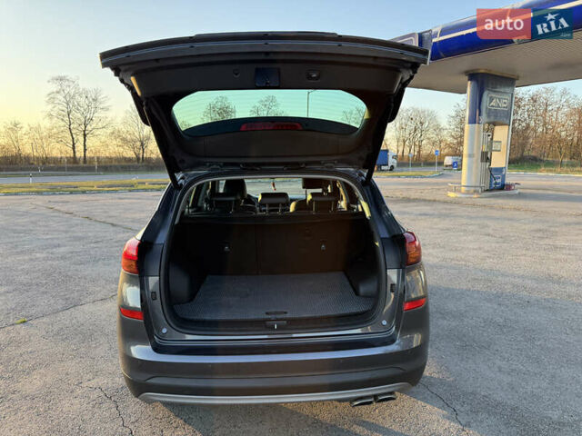 Серый Хендай Туксон, объемом двигателя 1.6 л и пробегом 214 тыс. км за 21000 $, фото 79 на Automoto.ua