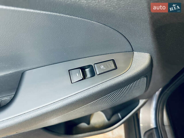 Серый Хендай Туксон, объемом двигателя 1.6 л и пробегом 147 тыс. км за 20500 $, фото 31 на Automoto.ua