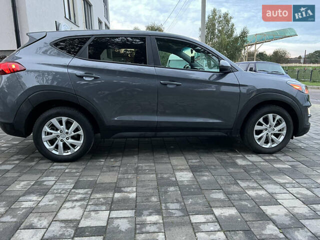 Серый Хендай Туксон, объемом двигателя 2 л и пробегом 204 тыс. км за 17600 $, фото 9 на Automoto.ua
