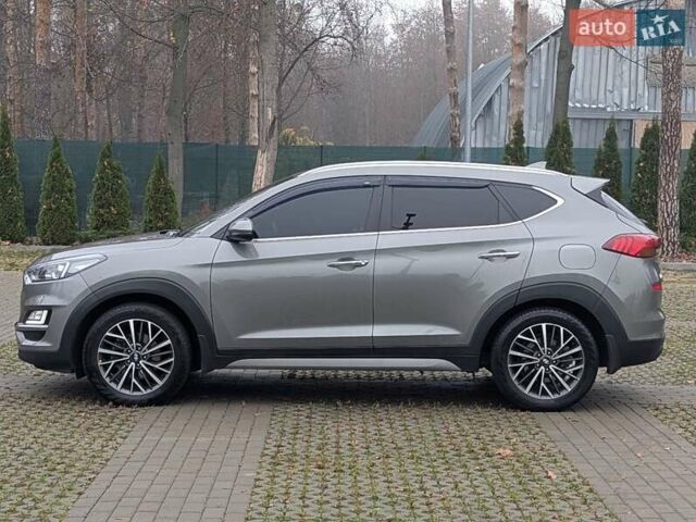 Серый Хендай Туксон, объемом двигателя 2 л и пробегом 204 тыс. км за 17500 $, фото 6 на Automoto.ua