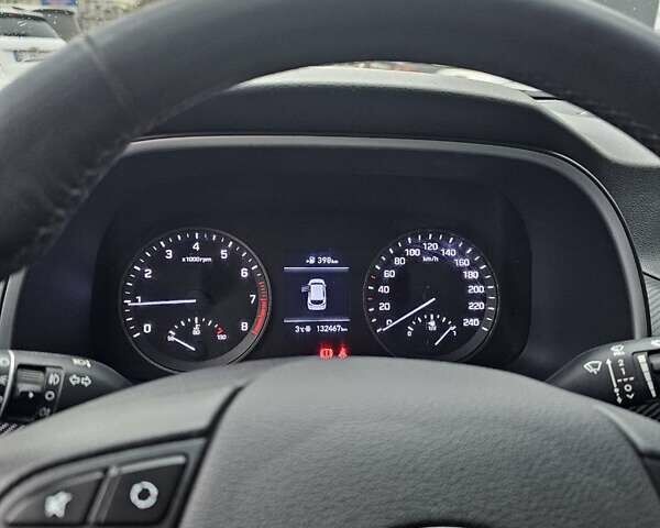 Сірий Хендай Туксон, об'ємом двигуна 2 л та пробігом 136 тис. км за 17300 $, фото 16 на Automoto.ua