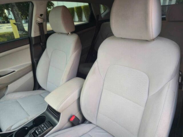 Хендай Туксон 2019 у Чернігові на Automoto.ua Сірий Хендай Туксон, об'ємом двигуна 2 л та пробігом 32 тис. км за 4800 $, фото 6 на Automoto.ua