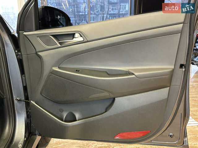 Серый Хендай Туксон, объемом двигателя 1.6 л и пробегом 147 тыс. км за 20500 $, фото 42 на Automoto.ua
