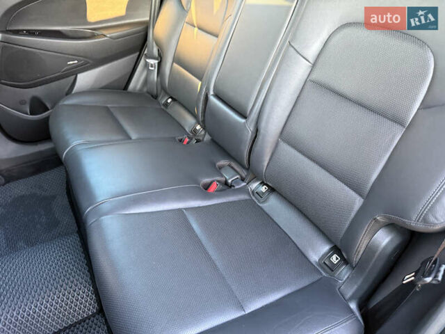 Серый Хендай Туксон, объемом двигателя 1.6 л и пробегом 214 тыс. км за 21000 $, фото 69 на Automoto.ua