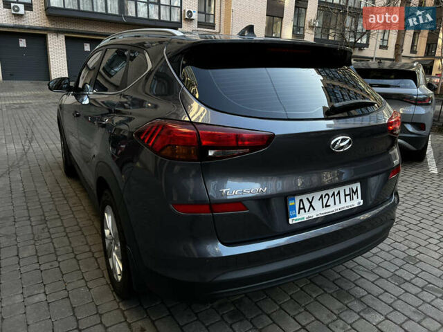 Сірий Хендай Туксон, об'ємом двигуна 2 л та пробігом 97 тис. км за 22000 $, фото 2 на Automoto.ua