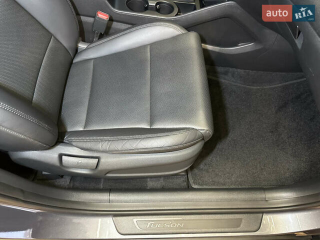 Серый Хендай Туксон, объемом двигателя 1.6 л и пробегом 147 тыс. км за 20500 $, фото 45 на Automoto.ua
