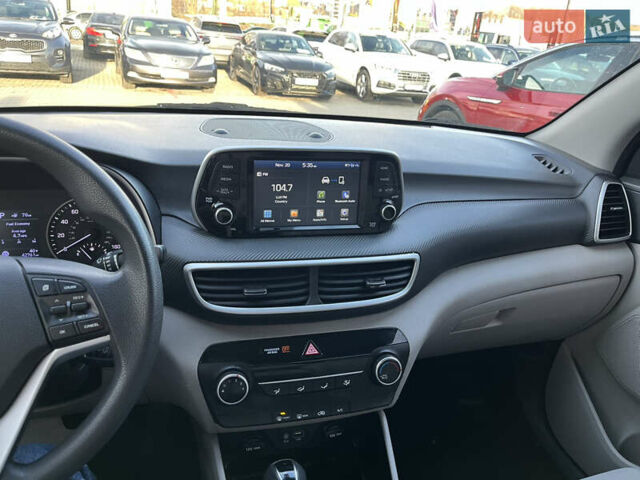 Сірий Хендай Туксон, об'ємом двигуна 0 л та пробігом 69 тис. км за 18350 $, фото 15 на Automoto.ua